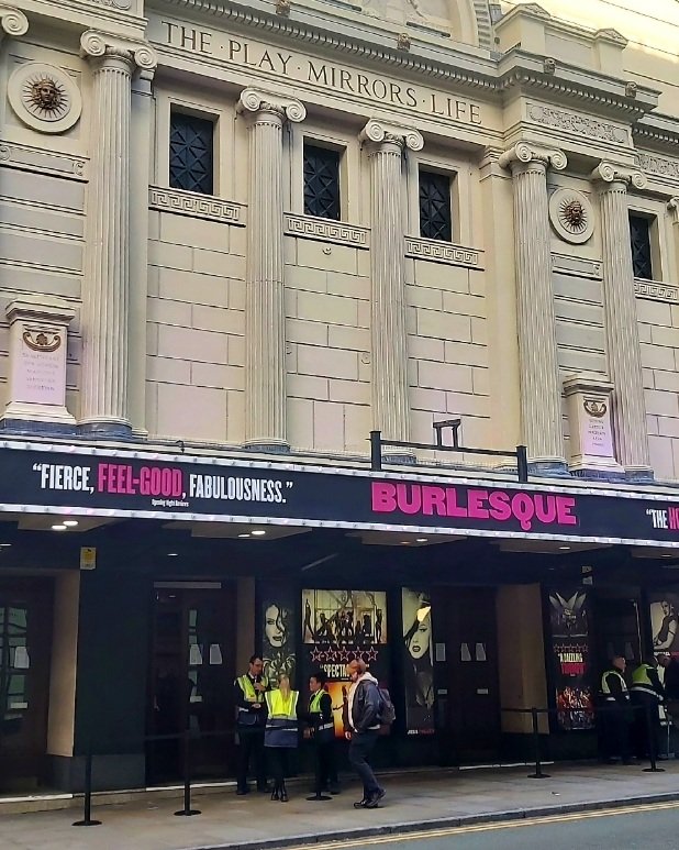 gsabraham81's tweet image. PERFECTION! โค @BurlesqueStage was everything I hoped it would be & more. Outstanding performance from @jessfolleysings incredible voice, the Xtra songs she wrote were ๐ @jackieburnsnyc was a fabulous Tess. Really enjoyed the story twist but keeping the movie songs, superb!๐๐