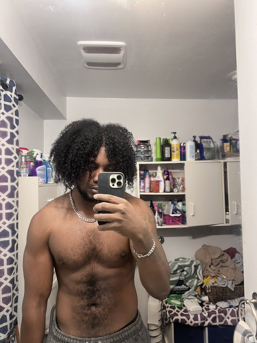 danielnkonko's tweet photo. In case y’all forgot… 195 lbs

(This is the heaviest I’ve ever gotten in-season) https://t.co/3TosV9G5to