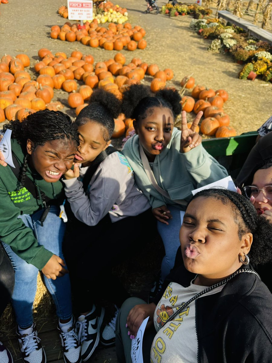 Mark Twain School for Scholars tweet media