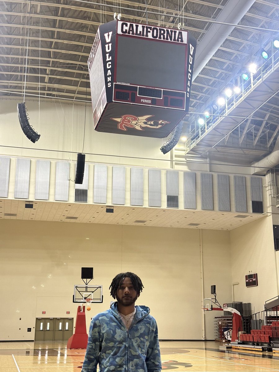 marquisdunklin1's tweet photo. Had a great visit today at California University Of Pennsylvania. Big thanks to Coach Sancomb for having me! #govulcans https://t.co/9kgUXTMFpw
