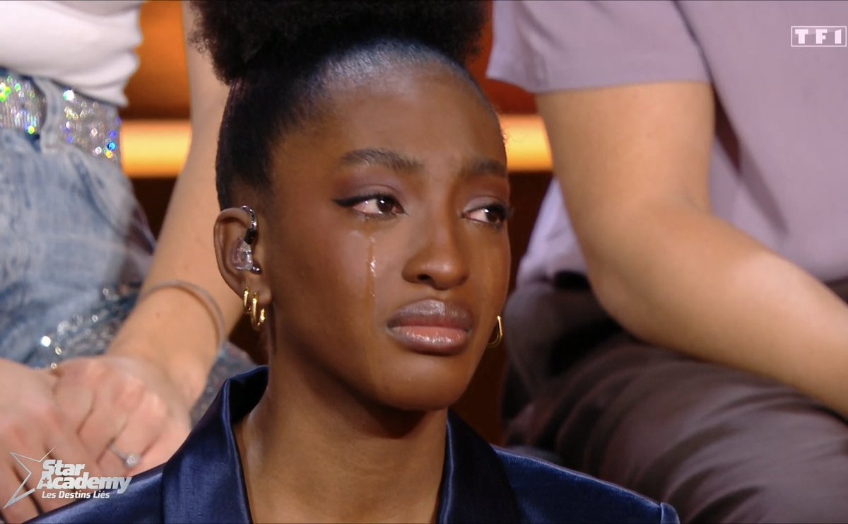 Tib0udiin's tweet photo. Actuellement dans le même état #StarAcademy https://t.co/PF5x7LcsFt