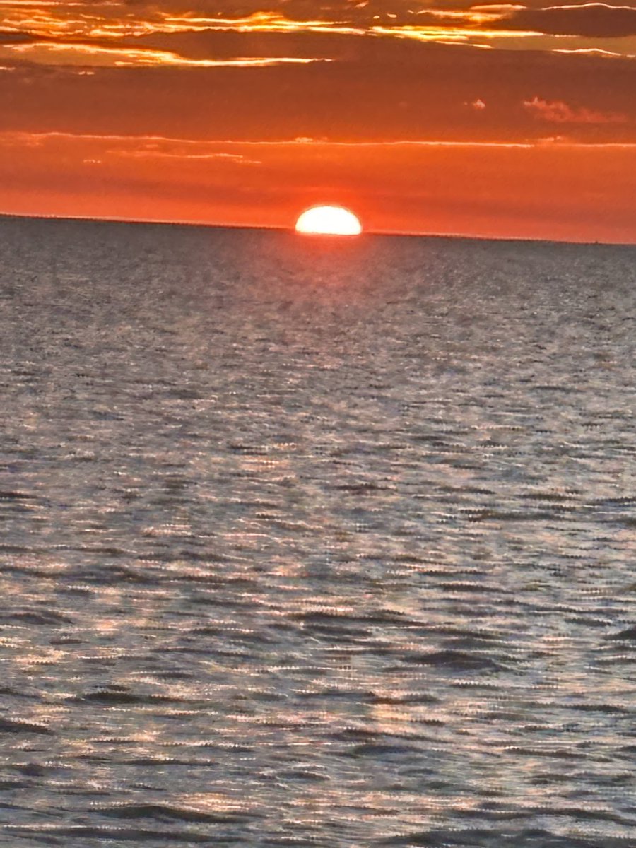 LizAnnSonders's tweet photo. #NaplesSunset https://t.co/cXFUEiGQzp