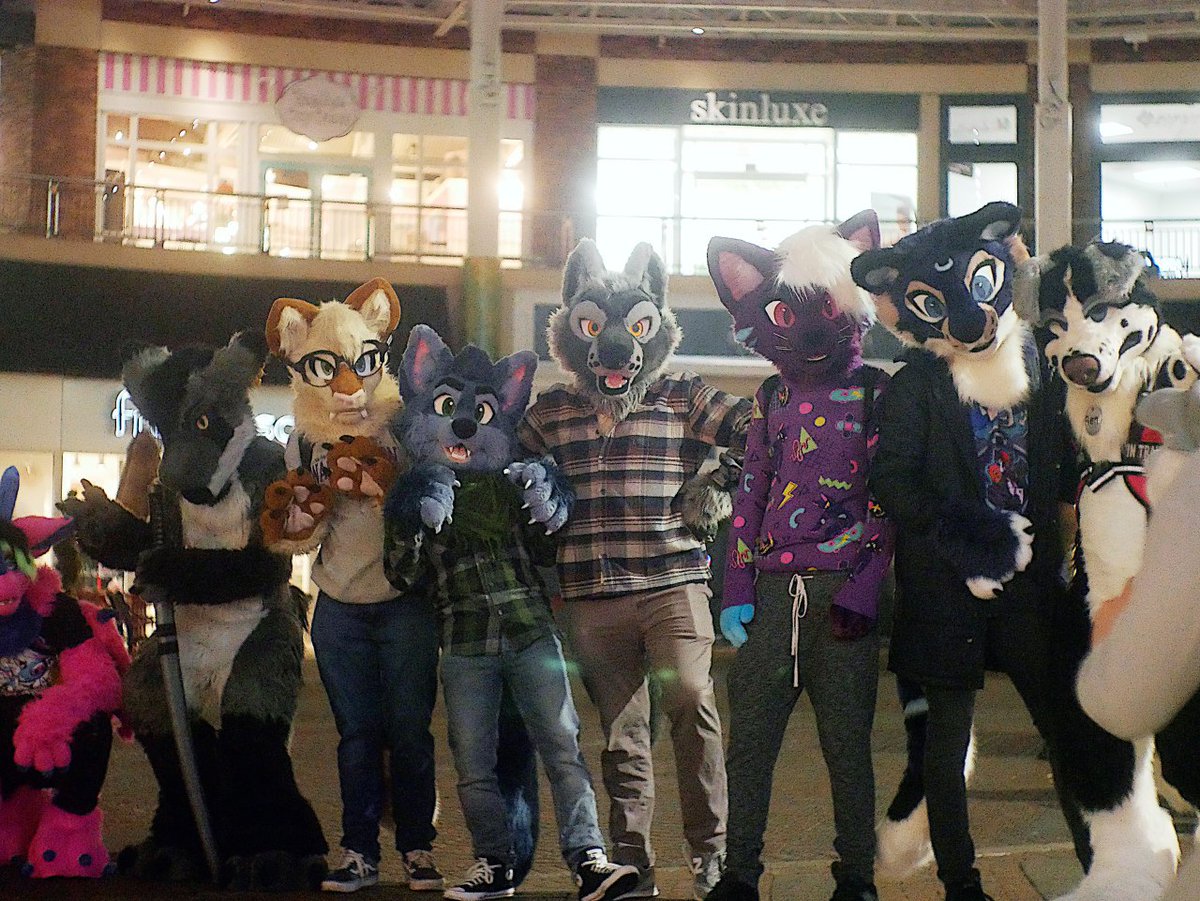 Found some animals downtown on Halloween night! 

Photos from Enzi!