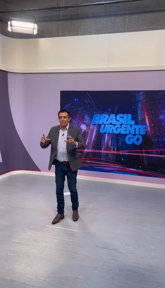 brtvplay's tweet photo. A TV Sucesso Band, estreia na próxima segunda-feira o Brasil Urgente GO. O programa será gerado na sede da emissora em Jataí.
Confira as imagens do cenário! https://t.co/BMhWzRA5uq