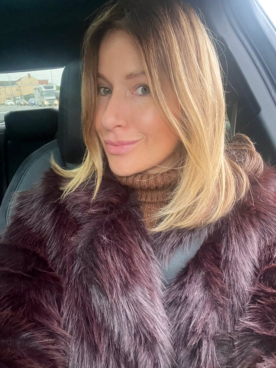 LisaRBriscoe's tweet image. When you think it’s on camera .  
 🎆