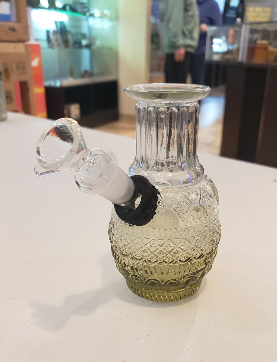 Bin_Hamin's tweet photo. Build-A-Bong Night @RavensJoint!
#NYCannabis #LegalWeed 
https://t.co/rqttnsn1rM https://t.co/ojrpo8yIUr