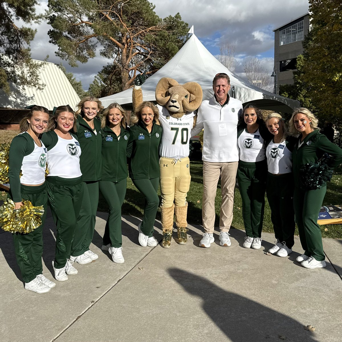 Gettin’ ready in Reno! And I spy some <a href="/CSUTrackFieldXC/">Colorado State T&F/XC</a> athletes with us here! 👀
