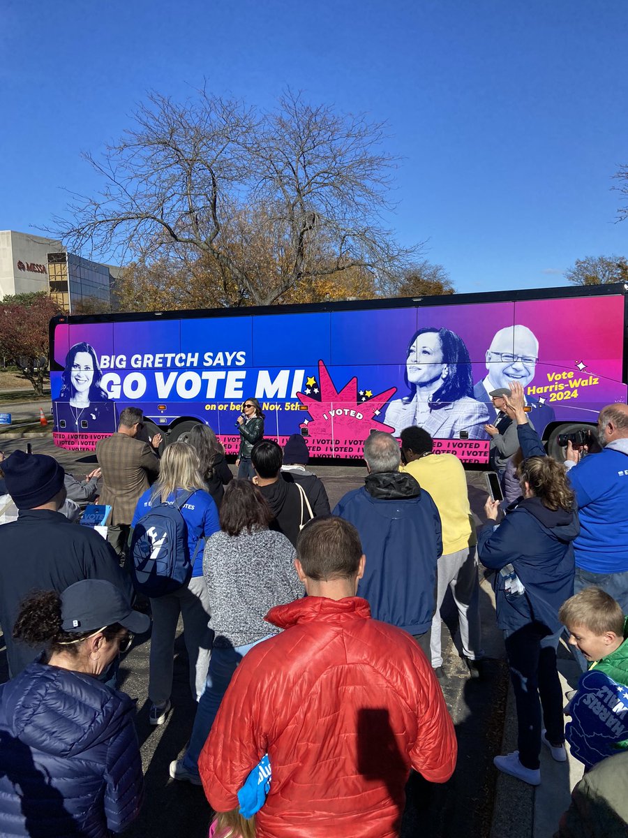 breagan92's tweet photo. Just finished another day of canvassing for @KamalaHarris and @Tim_Walz as well as @RepSlotkin and @CurtisHertelJr here in Michigan!! I knocked on over 130 doors and got to meet the incomparable @gretchenwhitmer and @CurtisHertelJr!! Michiganders are fired up and ready to #GOTV https://t.co/HbSZFkjYuN