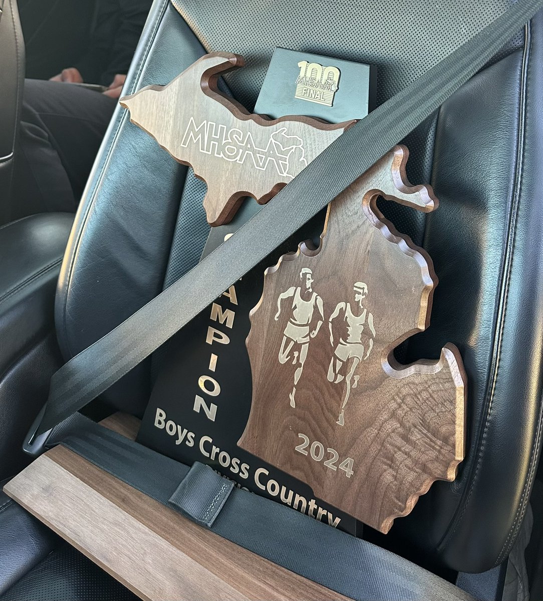 RunNorthville's tweet photo. 2024 Michigan D1 state champions. “When you lose, talk little. When you win, talk less.” - @TomBrady #RunningDownADream #RunningWithTheMustangs #Team66 #NothingRunsLikeAMustang #DontBiteTheBait 🎣 https://t.co/wBcU1lk6we