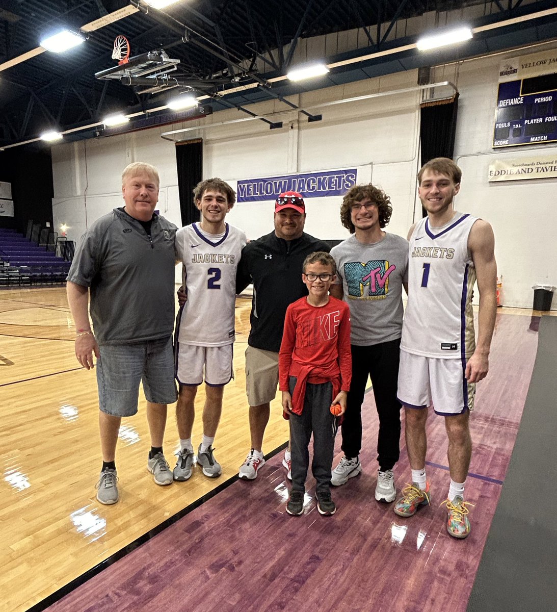 HL Boys’ Basketball tweet media