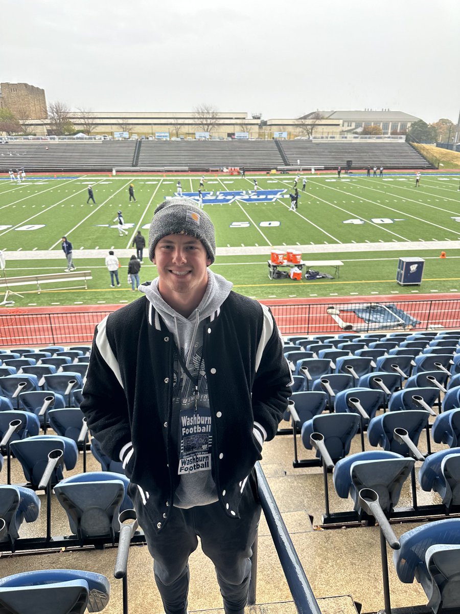 jaydenhoughton6's tweet photo. I had a great visit out at Washburn today! Thank you @cjmurray12 for inviting me out! https://t.co/ZJfwMPqL1N