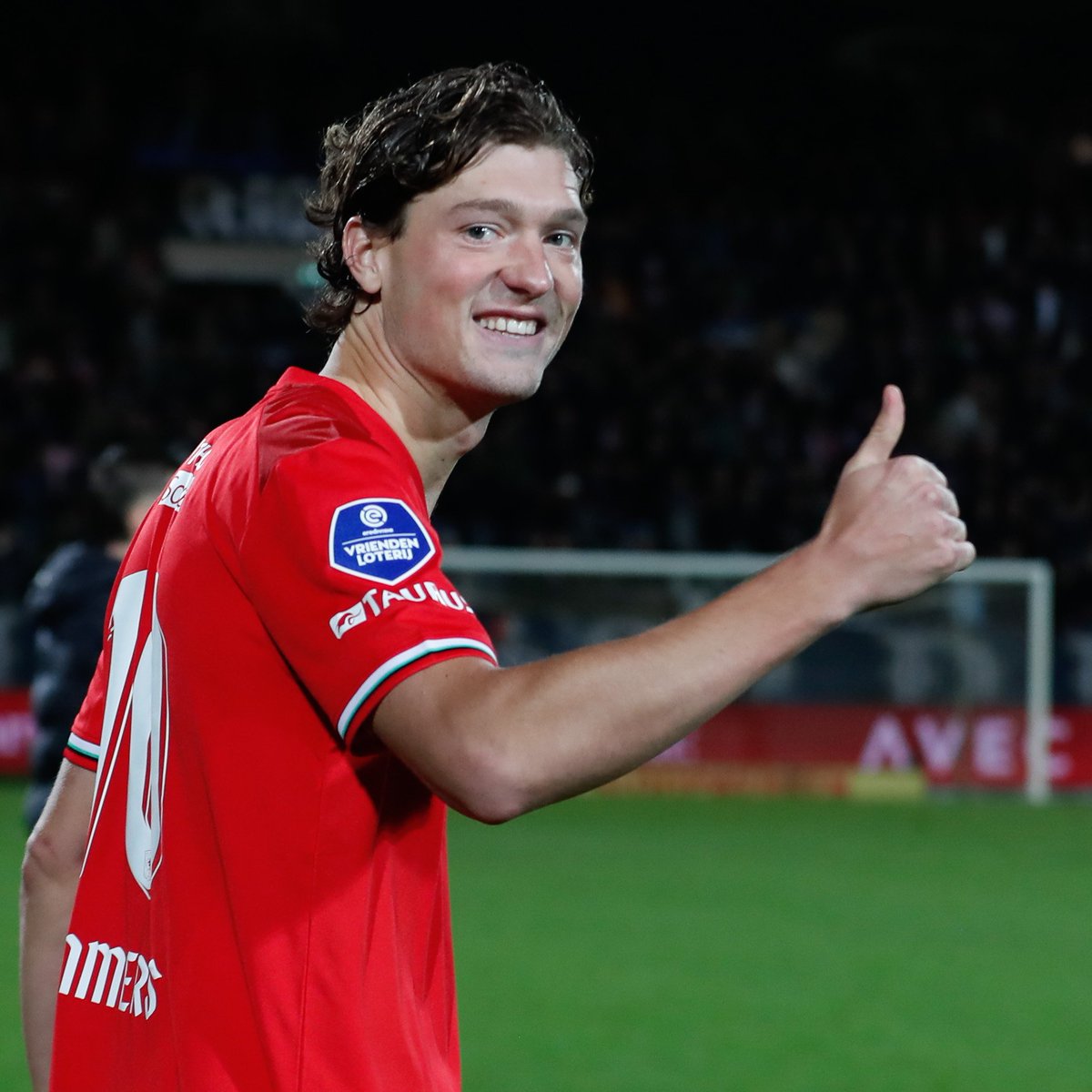 fctwente's tweet photo. 📽️ 𝗦𝗮𝗺𝗲𝗻𝘃𝗮𝘁𝘁𝗶𝗻𝗴

⚽ #WILTWE (0-1)

𝘉𝘦𝘬𝘪𝘫𝘬 𝘥𝘦 𝘴𝘢𝘮𝘦𝘯𝘷𝘢𝘵𝘵𝘪𝘯𝘨 𝘰𝘱 𝘰𝘯𝘻𝘦 𝘸𝘦𝘣𝘴𝘪𝘵𝘦 ⤵️
🔗https://t.co/j5KJ5sxXUS

#FCTwente https://t.co/jljBGXfqOr