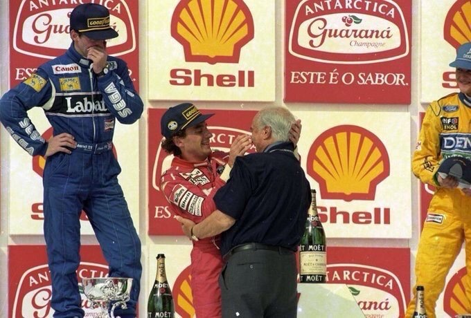 Juan Manuel Fangio, Ayrton Senna y Michael Schumacher
Un podio que resume gran parte de la historia de la #F1 
Fue en el GP de Brasil 1993

#BrazilGP