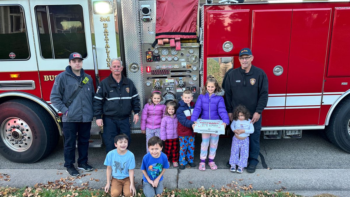 BushnellBasinFD's tweet image. Congratulations to the three lucky winners from our open house who won pizza delivered by a fire truck! We hope you enjoy your pizza