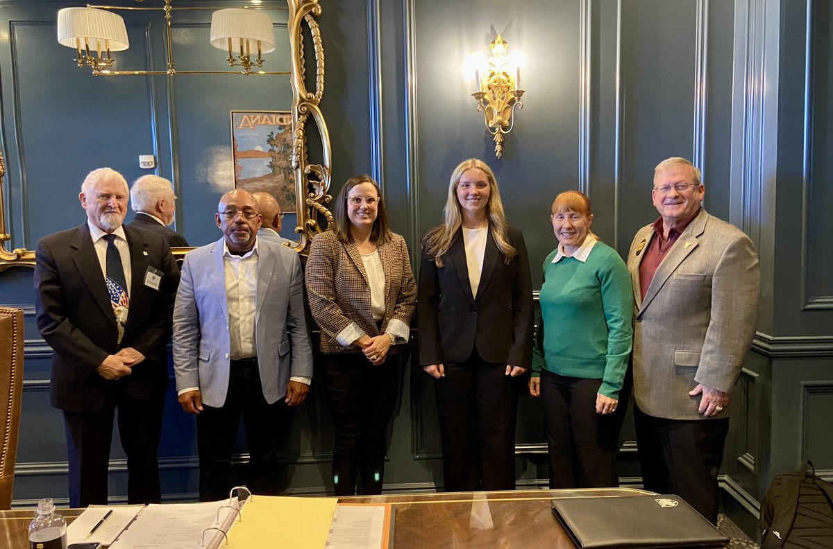 RepSpartzOffice's tweet photo. Today, our Military Academy Board interviewed #IN05 high school seniors seeking military academy appointments. These young leaders represent the best of our community!

Thank you to our board members for their vital role in this nomination process. https://t.co/Rn8da0e7WT