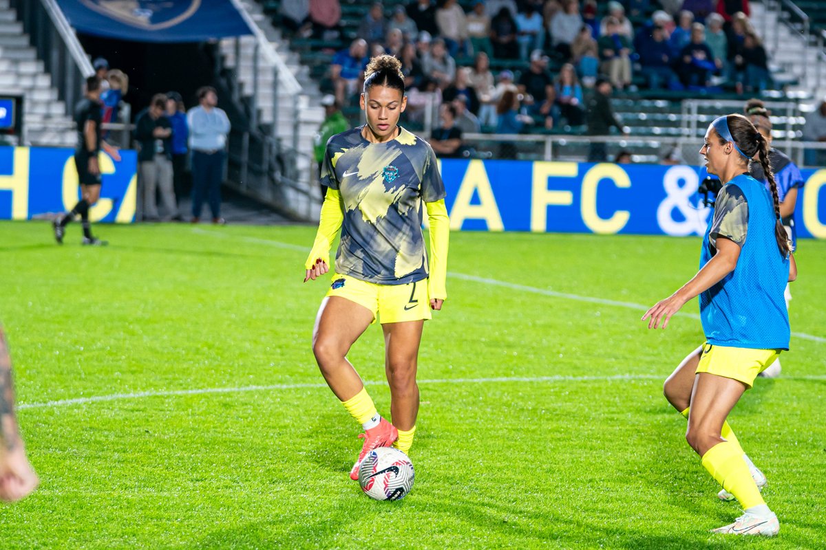 WashSpirit's tweet photo. Saturday night footy 👊 https://t.co/yc4iP9P0Tx