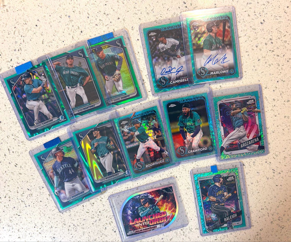 M_Bleezie13's tweet image. Lots of aqua #refractor cards in the mail lately. Love getting autos of former AquaSox players @isaiah_campbell &amp;amp; @CadeMarlowe , got my 1st Randy card too because why not.