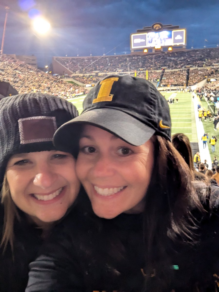 cheeriowa's tweet photo. Go Hawks! #fightforiowa https://t.co/Fzac0PbISq
