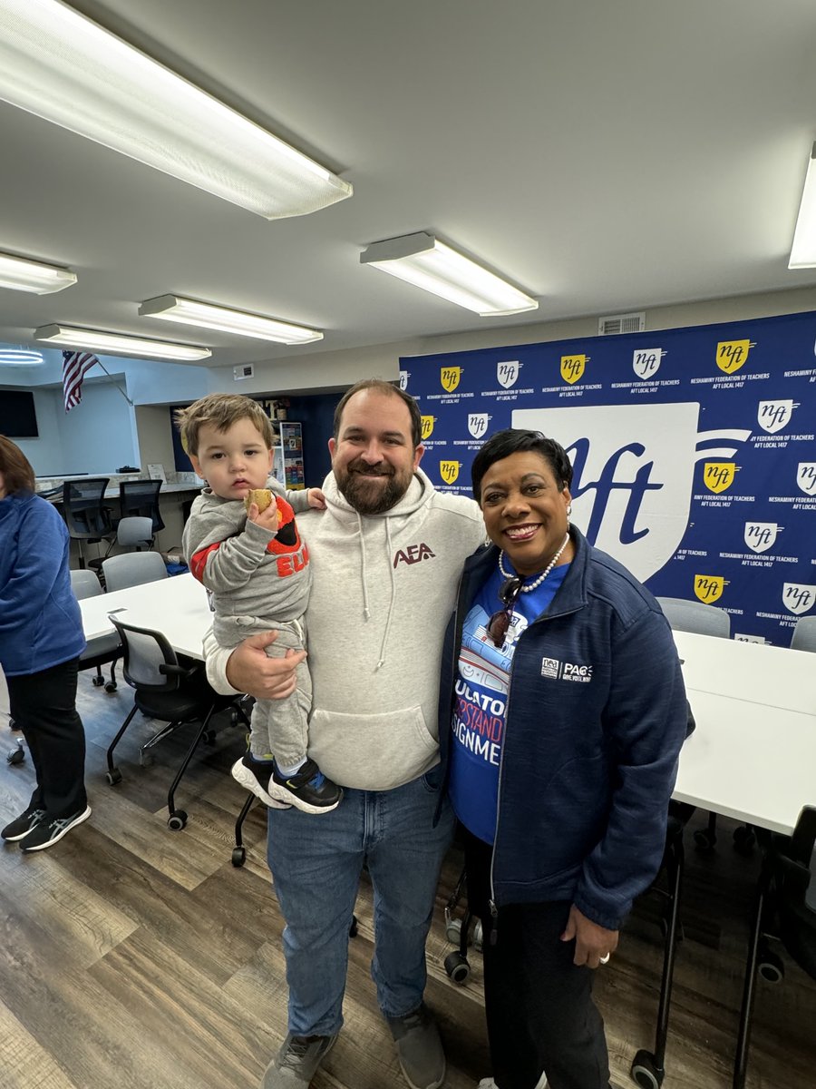 BeckyPringle's tweet photo. As a proud Philly girl, I know the strength and grit of Pennsylvania union members. Today, we rallied with one voice because we know what's at stake and we are committed to electing leaders who fight for our students, our educators, and every working family. https://t.co/y98zSAsHrk