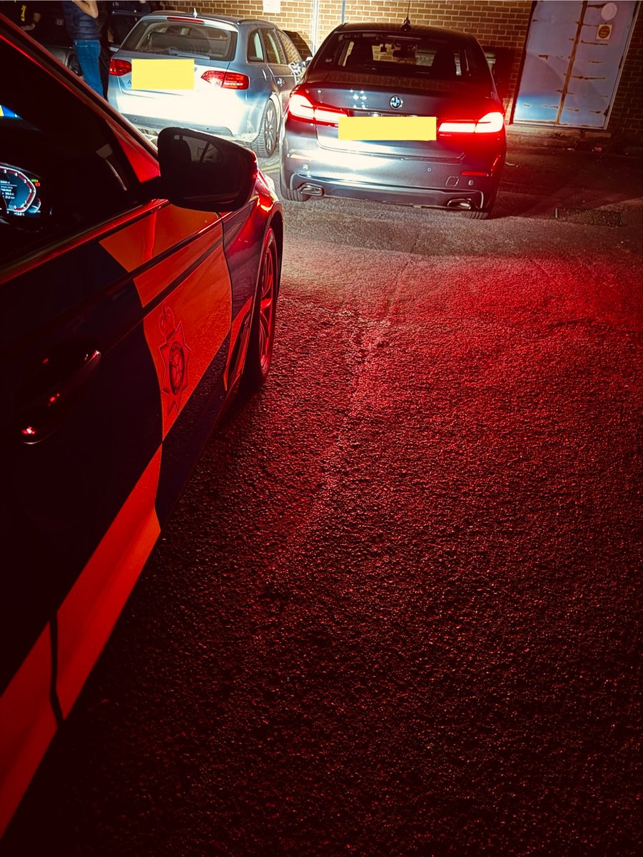 WiltsSpecOps's tweet photo. #RPU &amp; #ARV intercepted this Audi tonight after the occupants failed to pay for their £500 dinner bill. Driver also arrested for their road side breath reading of 74ug. 4 in the cells with a costly end to their night! #fatal5 https://t.co/HOS4alUwXJ