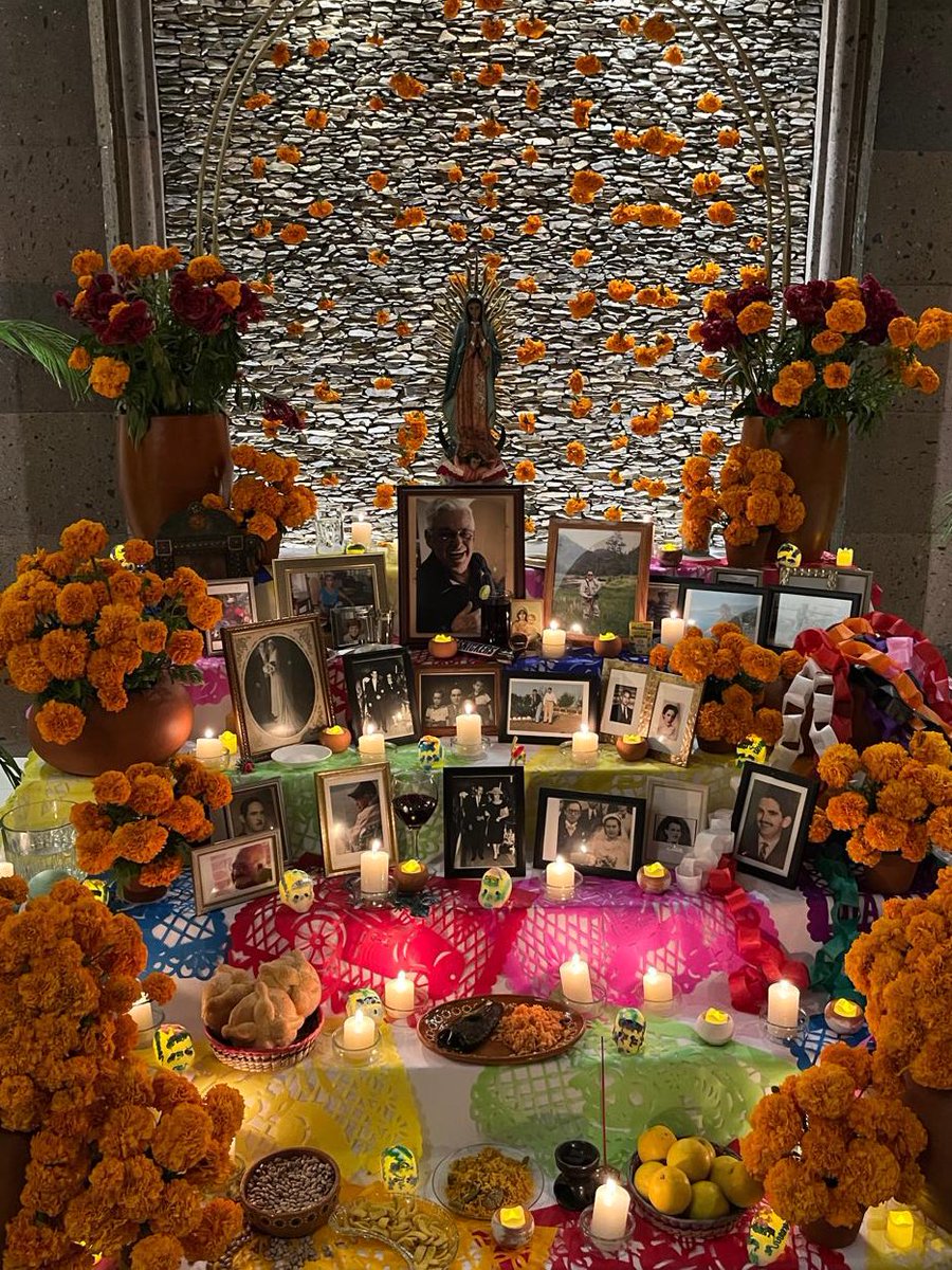 jesusflom's tweet photo. "En este Día de Muertos, honramos la memoria de nuestros seres queridos. Su amor y recuerdos siempre vivirán en nuestros corazones. #DíaDeMuertos" #DiaDeMuertos2024 https://t.co/P4A96iP8aA