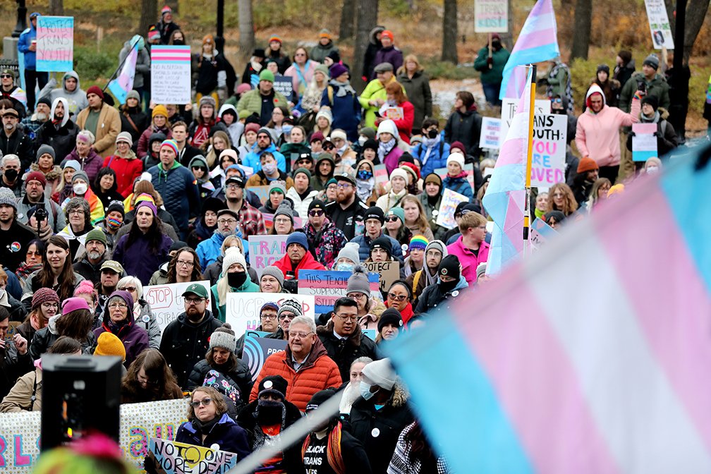 davidbloomphoto's tweet photo. Protesters rally in support of trans youth rights at the Alberta Legislature, in #yeg Saturday. On Thursday the Alberta government tabled three bills related to education, sports and health, each of them containing legislation aimed at LGBTQ+ youth. https://t.co/Qx7R7qpDYW #ABleg https://t.co/wxLFVAaiDK