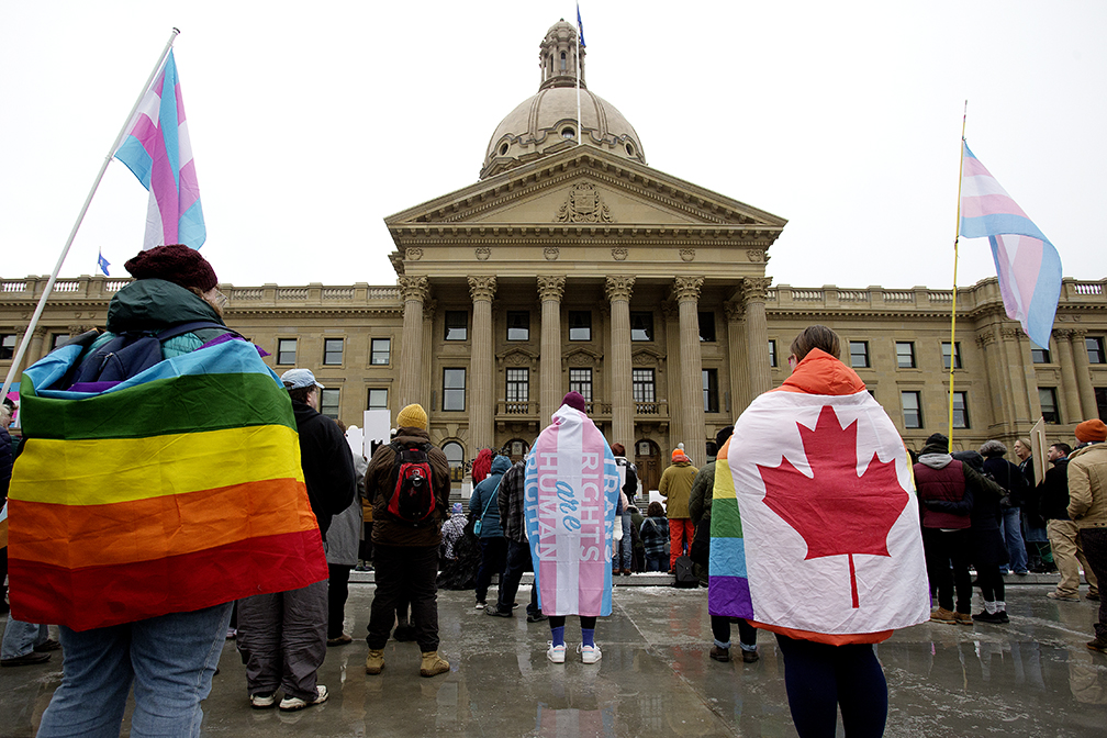 davidbloomphoto's tweet photo. Protesters rally in support of trans youth rights at the Alberta Legislature, in #yeg Saturday. On Thursday the Alberta government tabled three bills related to education, sports and health, each of them containing legislation aimed at LGBTQ+ youth. https://t.co/Qx7R7qpDYW #ABleg https://t.co/wxLFVAaiDK