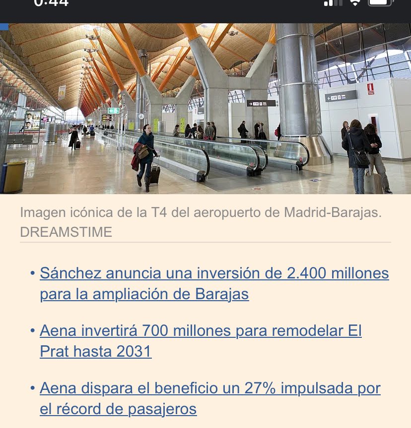 franciscomuozr2's tweet photo. Los aeropuertos de Madrid y Barcelona prácticamente reciben los mismos pasajeros. El gobierno centralista invertirá 2.400 millones en ampliar el sobredimensionado Barajas y 730 millones en 7 años para el aeropuerto saturado del Prat. Es una verdadera vergüenza. https://t.co/i3MA5P1nmW