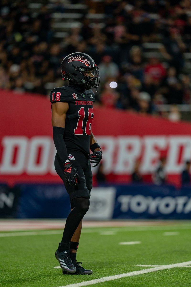 After a Great conversation with <a href="/CoachJimNelson/">Jim Nelson</a> I’m blessed to receive another D1 offer to Fresno state University! 🐶❤️🤍#Backtowork #GoDogs #csmisdbu  <a href="/Ogthetruth/">Coach OG</a> <a href="/coachTcsm/">Tim Tulloch Sr.</a> <a href="/Coach_Sekona/">Coach Sekona</a> <a href="/CoachDblR/">Ryan Roberts</a> <a href="/tlbutler5/">CoachTB.CSM Football</a> <a href="/JuCoFootballACE/">JuCo Football Forer</a> <a href="/JUCOFFrenzy/">JUCO Football Frenzy</a> <a href="/Ski_Axel/">Coach Ski Axel</a> <a href="/FresnoStateFB/">Fresno State Football</a>
