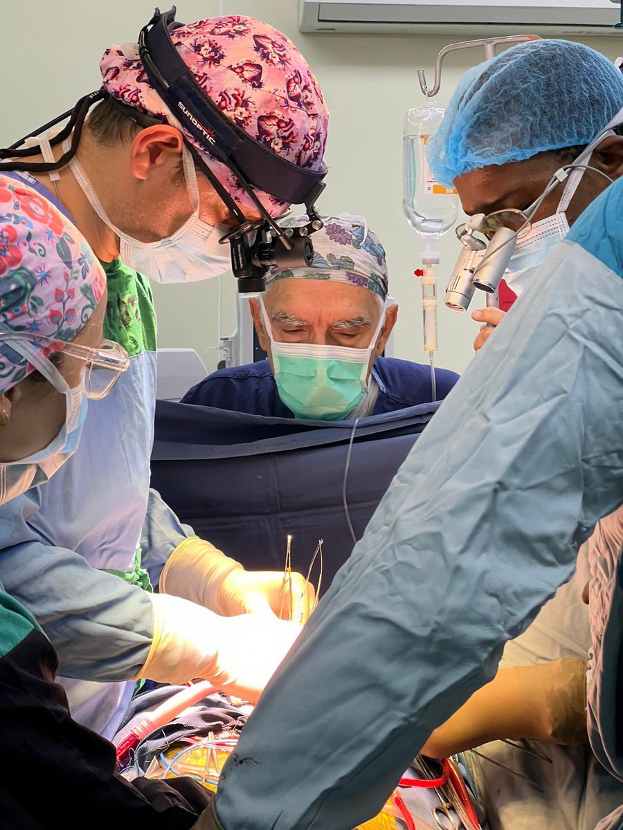 ❤️❤️❤️…The end of an aortic surgery mission…we DID the IMPOSSIBLE…huge thanks to the tanzanian JKCI team and my team of international superstars… 💪💪💪