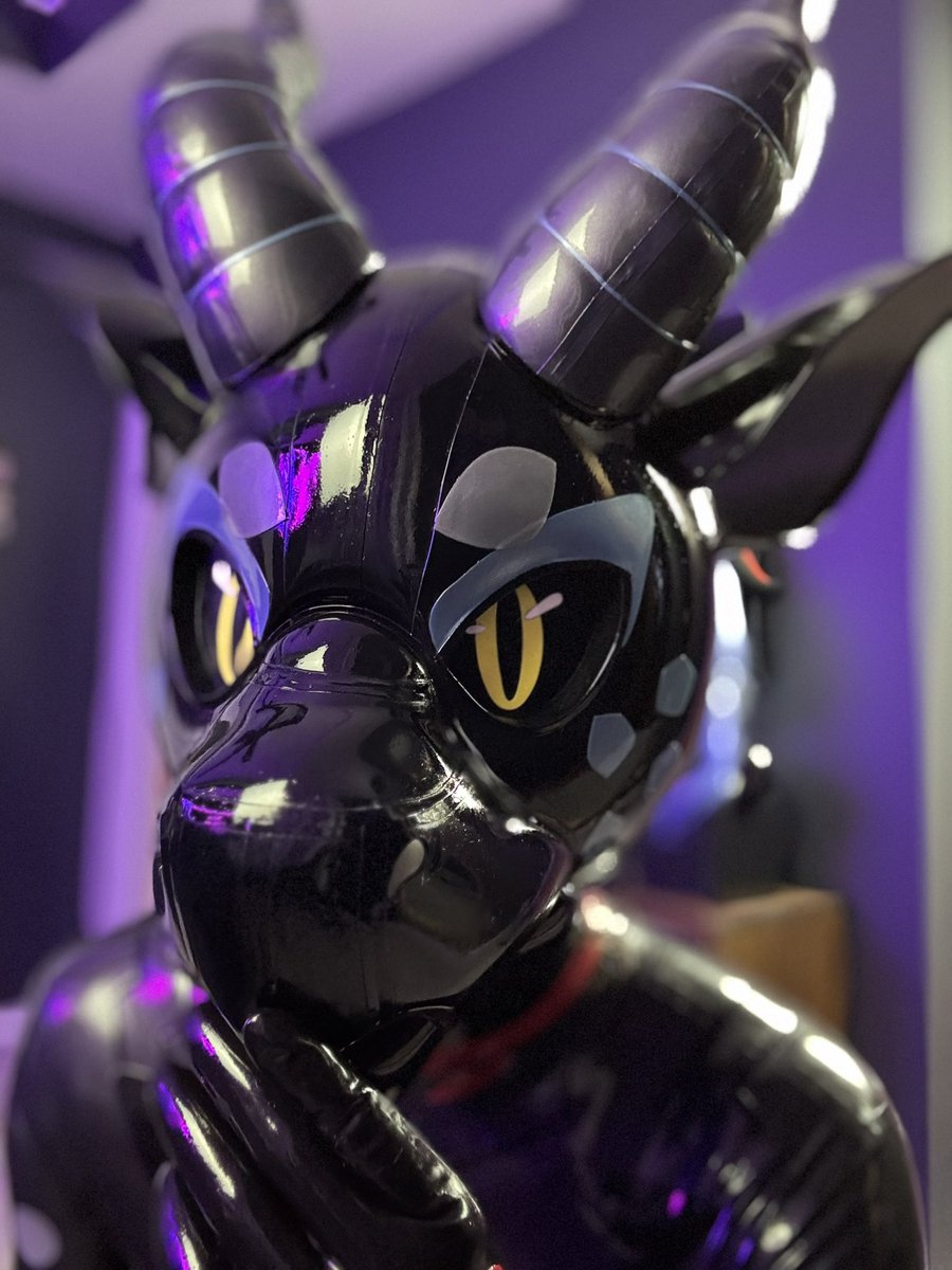 It’s so shiny 😵‍💫