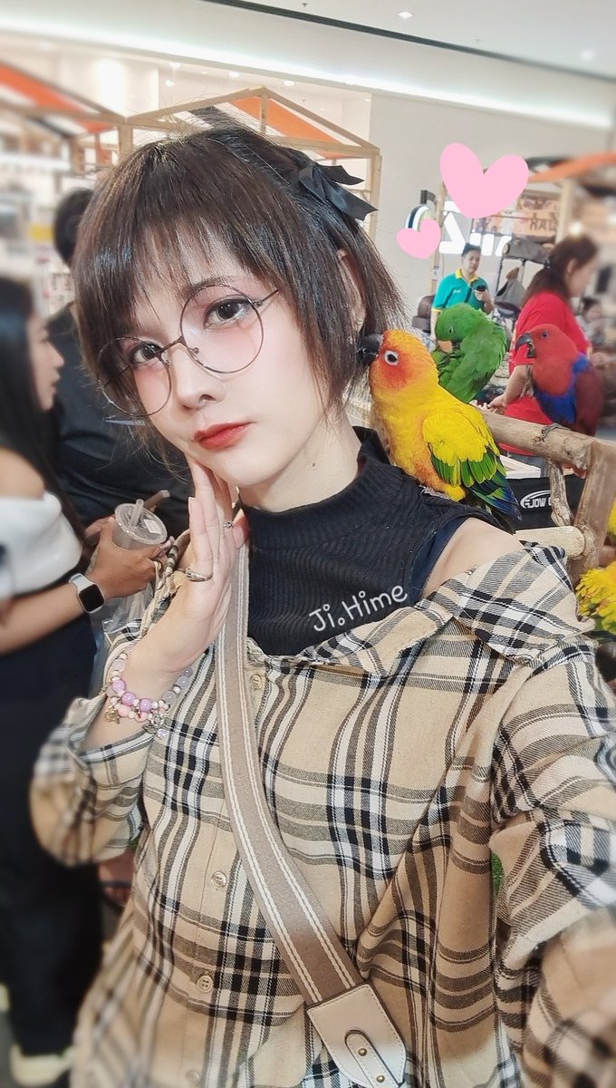 Ji_Hime_69's tweet photo. เตงนู่มจังเยยยย
ไปอยู่ด้วยกันมุ้ยย
😋🥰🥰💕🐥🐥✨️✨️
#jihime #chillvibe #pet #birds #birdlovers #centralwestgate #fateji #glassesgirl #roamingaround https://t.co/lat32QK5H9