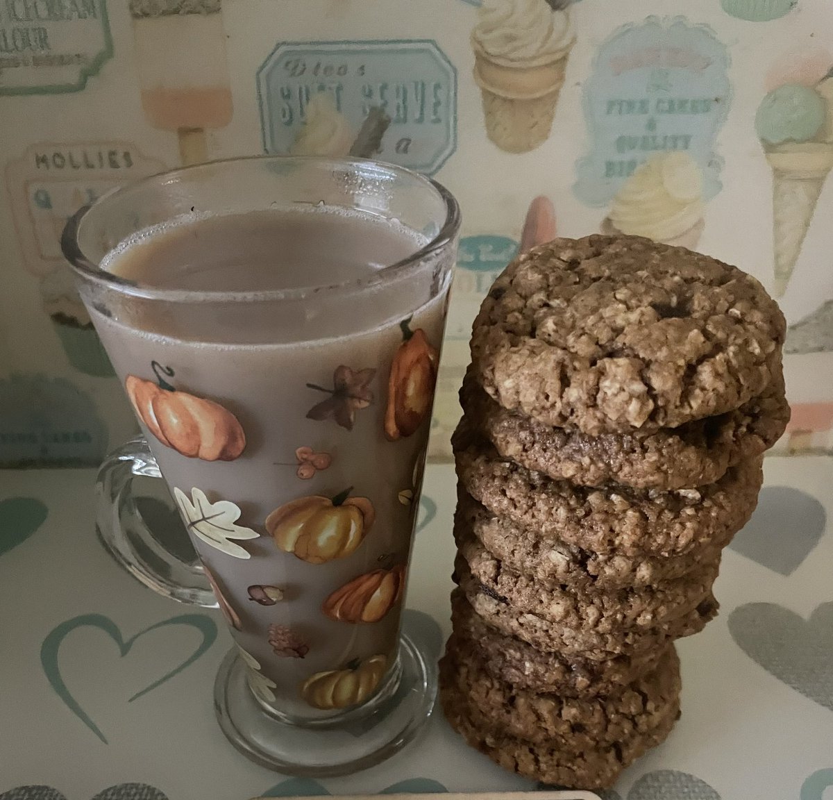 cherry_willow_'s tweet photo. A delicious recipe from @SarahsSliceBlog this week - Parkin biscuits! 

We’re off to Liverpool tomorrow to see the family, so we’re taking these over to enjoy with them over a cuppa. My father-in-law is a Yorkshireman - hope he likes them! https://t.co/hV7z8tm0xj