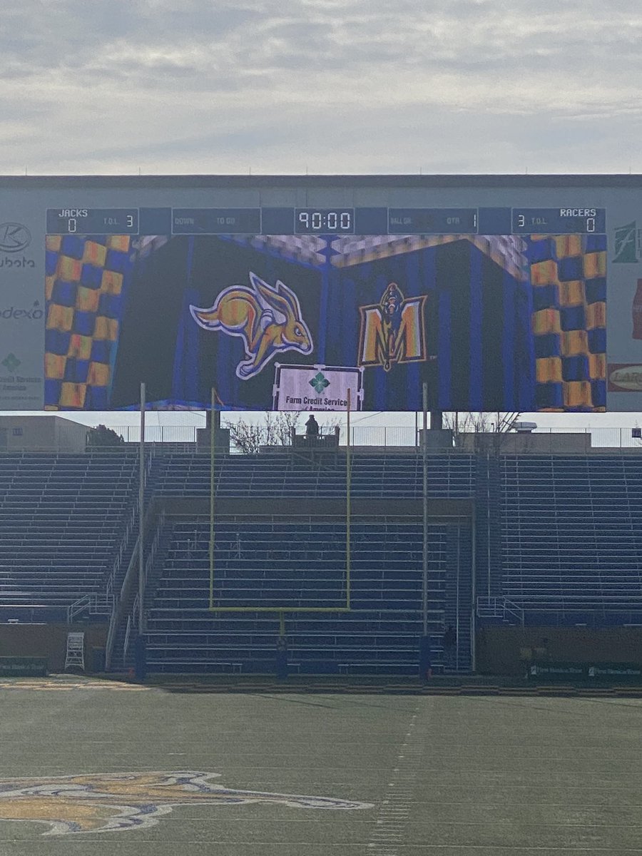 Mikeythefuture6's tweet photo. Had a great time with my pops @MikeHunter1914 at the @GoJacksFB game today! Thanks @CoachBibbs52 for the invite can’t wait to come back up in the spring! @wideouts @JarylEllis @Houseofwideouts @LNSFootball https://t.co/XDVCL6ZZNe
