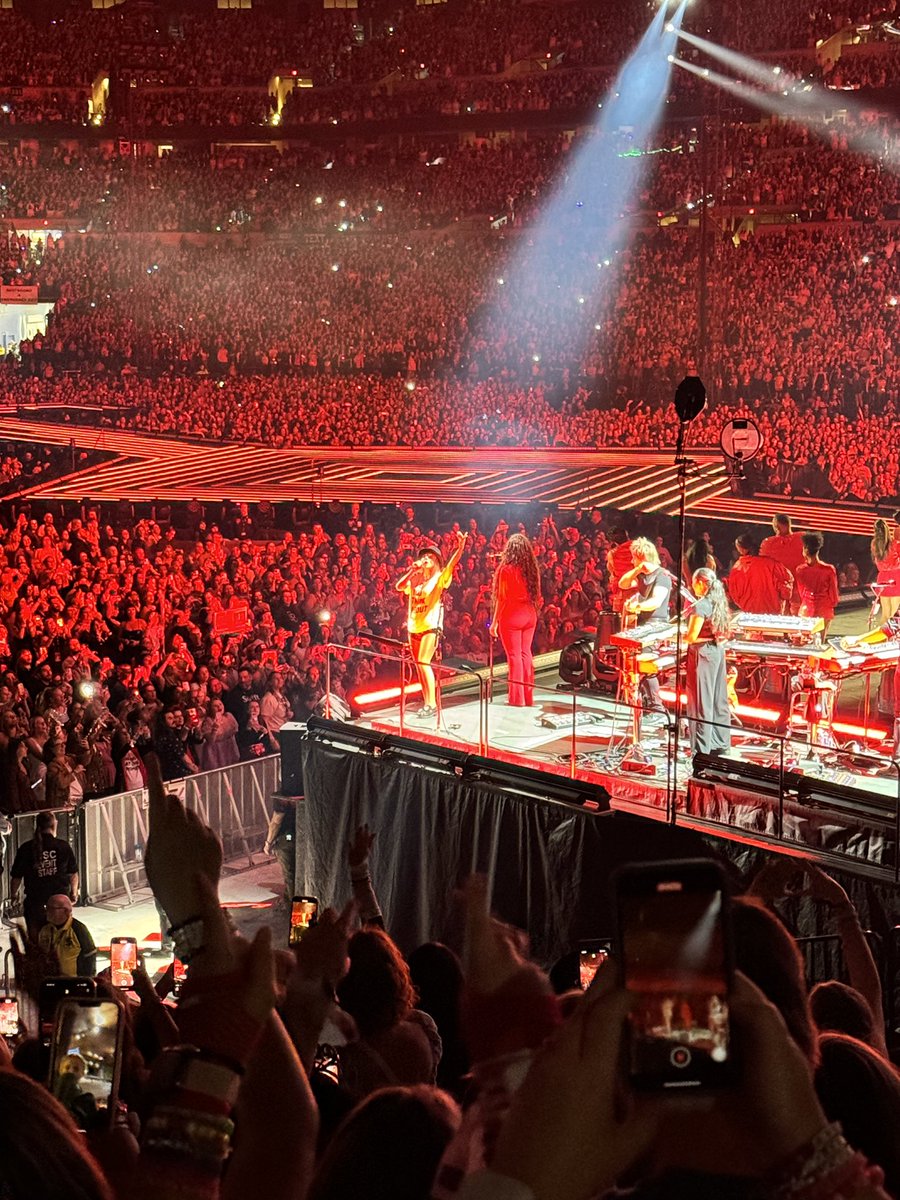 Jenni_Jen85's tweet photo. Words can’t even explain my weekend in Indy. Seeing @taylorswift13 on the #erastour was better than I ever could have imagined.

It was perfect. It was magic. It was sparkling.

I am so thankful to have gotten tickets from @Eras_Resale.

#IndyTSTheErasTour #VoteBlue https://t.co/cLsukKnV1e