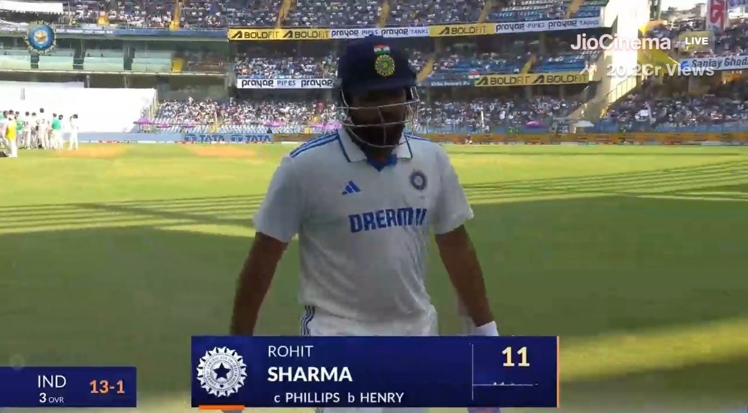VBharadwaj02's tweet image. Rohit Sharma and Virat kohli should take voluntary retirement before BGT rather than getting retired after the loss of #WTC2025 atleast someone who deserves gets the chance. 
#INDvNZ #ViratKohli #RohitSharma