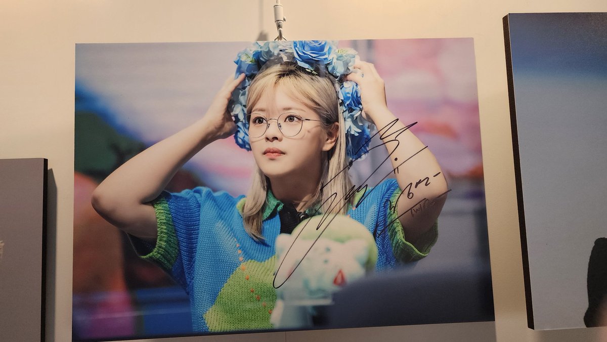 #HAPPY_JEONGYEON_DAY
#NOVEMBER_FIRST_LOVE
#정연 #JEONGYEON
정연이와 잘 어울리는 고급스러운 카페네요💚
정연이의 흔적도 잘보고 갑니다~
