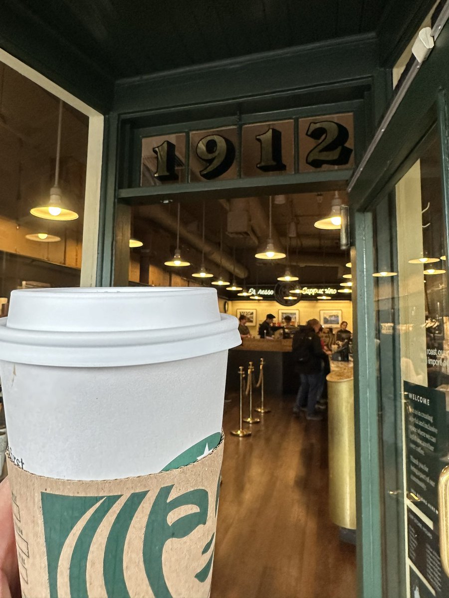 The First Store✅
#1912PikePlace
#StarbucksPikePlace
#SeattleWashington
