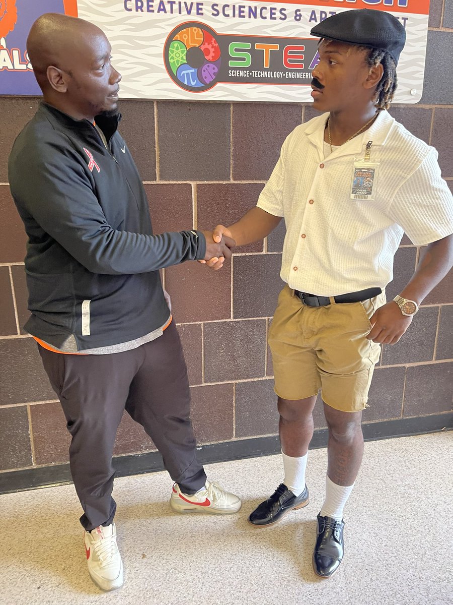 Coach Hen tweet media