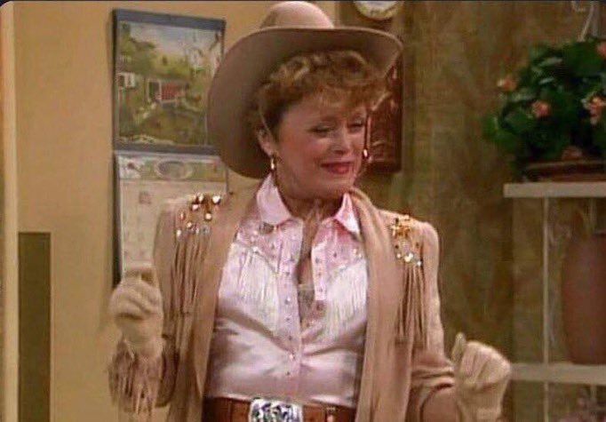 Seanlofficial's tweet image. Me: I hate country music.

Chappell Roan ‘She gets the Job Done’ 

Me: