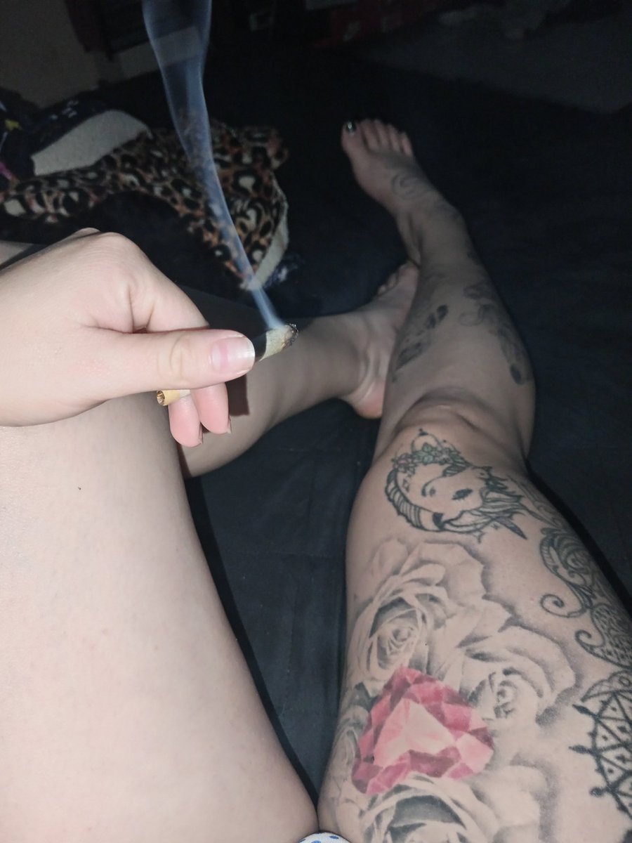 piligatius1's tweet photo. Que hay que hacer
#420life #pies #tatto #sex #sexy https://t.co/5iWylGvSCx