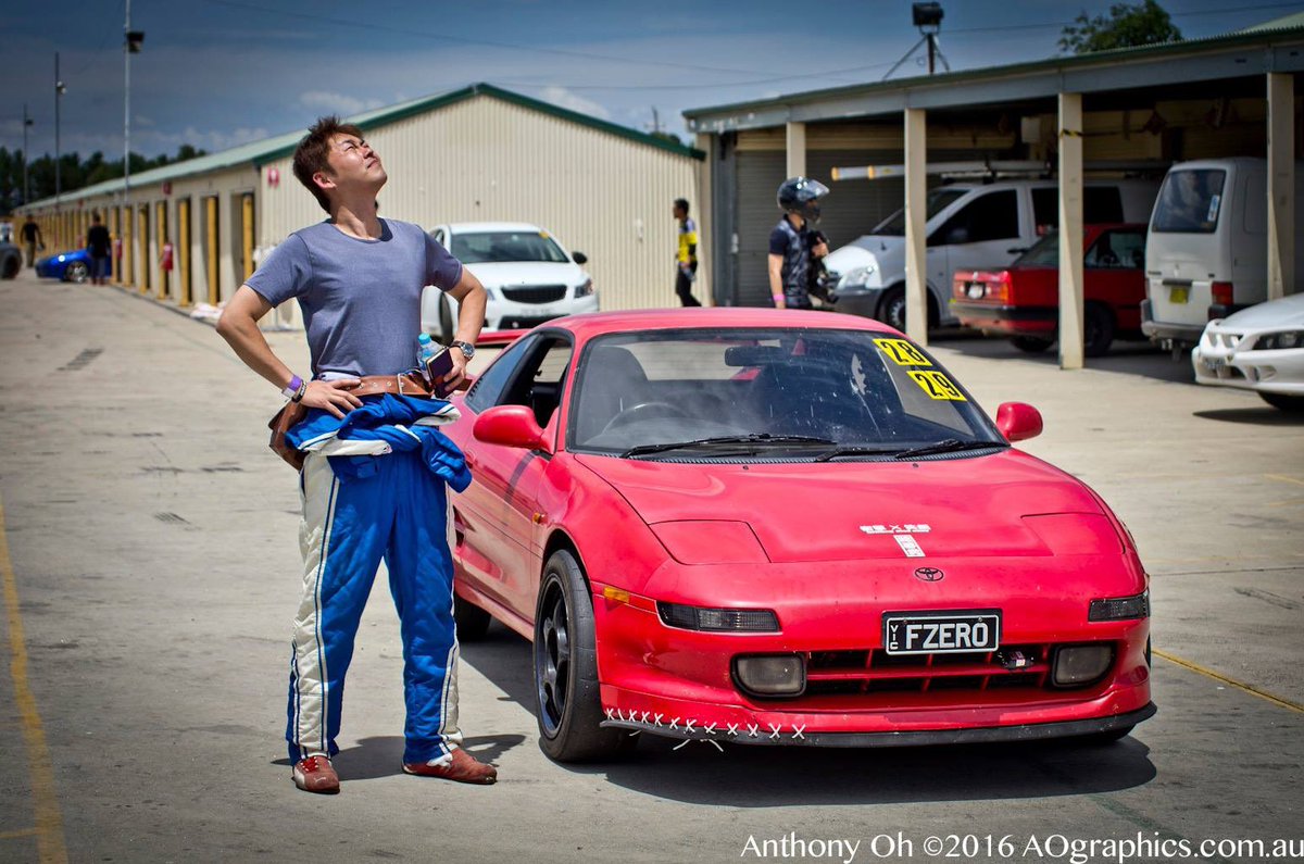 swdrifter's tweet photo. #皆んなのサーキット写真を見せて

YZサーキット🇯🇵
モーターランド鈴鹿🇯🇵
クィーンズランドレースウェイ🇦🇺
ウェイクフィールド🇦🇺

#mr2 #sw20 #toyota #toyotamr2 #mr2turbo #衝撃x笑劇　 #mr2sday #3sgte #trd #toms #primemr2 #jdm #jdmgram #japan #mr2life  #midship 
#beastR 
#ドリフト #drift https://t.co/mz9g4OTS7B