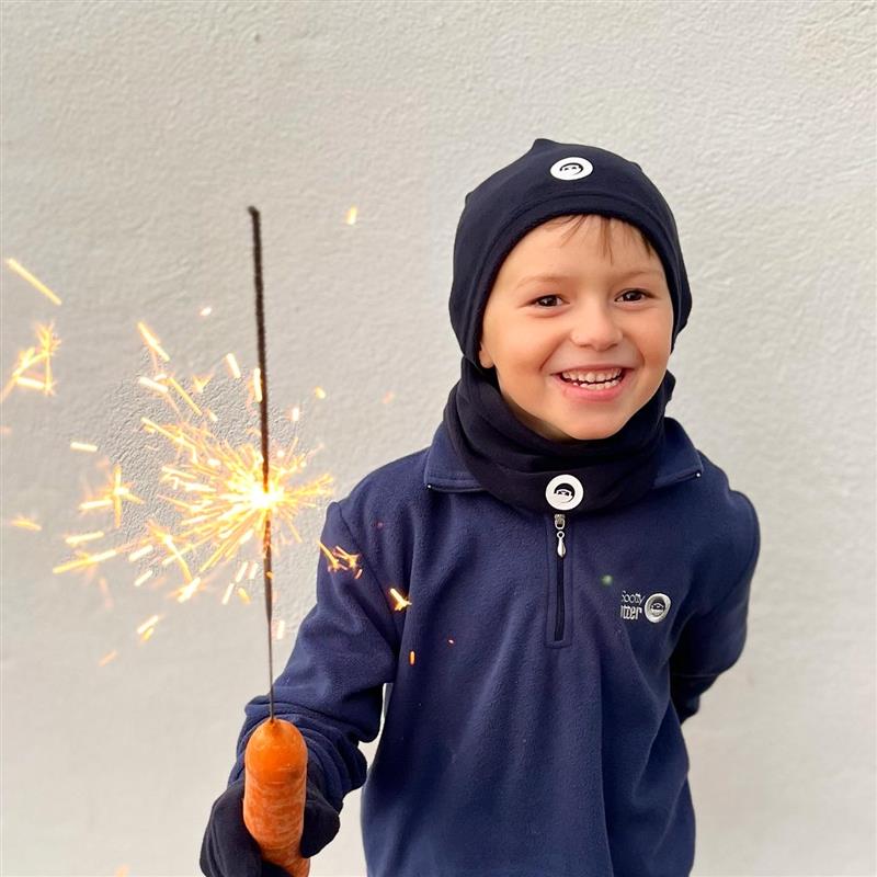 spottyotter's tweet photo. Bonfire Night hack alert! 🎆✨⁠
⁠
Did you know you can safely hold a sparkler by sticking it in a carrot? 🥕 This genius trick helps little hands grip them better, making sparkler fun safer and easier for everyone!⁠
⁠⁠
#SpottyOtter #BonfireNightHack #SparklerSafety https://t.co/oLHuhZVNoA
