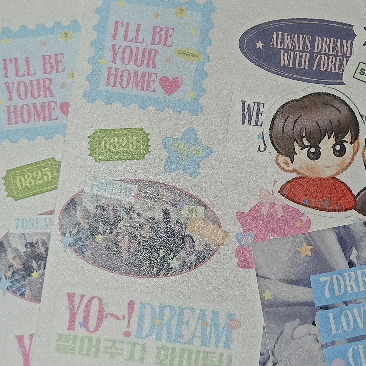 0825elle's tweet photo. cuties 🥹💗 tysm for these pretty keyrings and stickers <33 @mfalpiece @alwaysnahyuck @jwibuy @mahaeiwaga https://t.co/1RpF0hHU4E