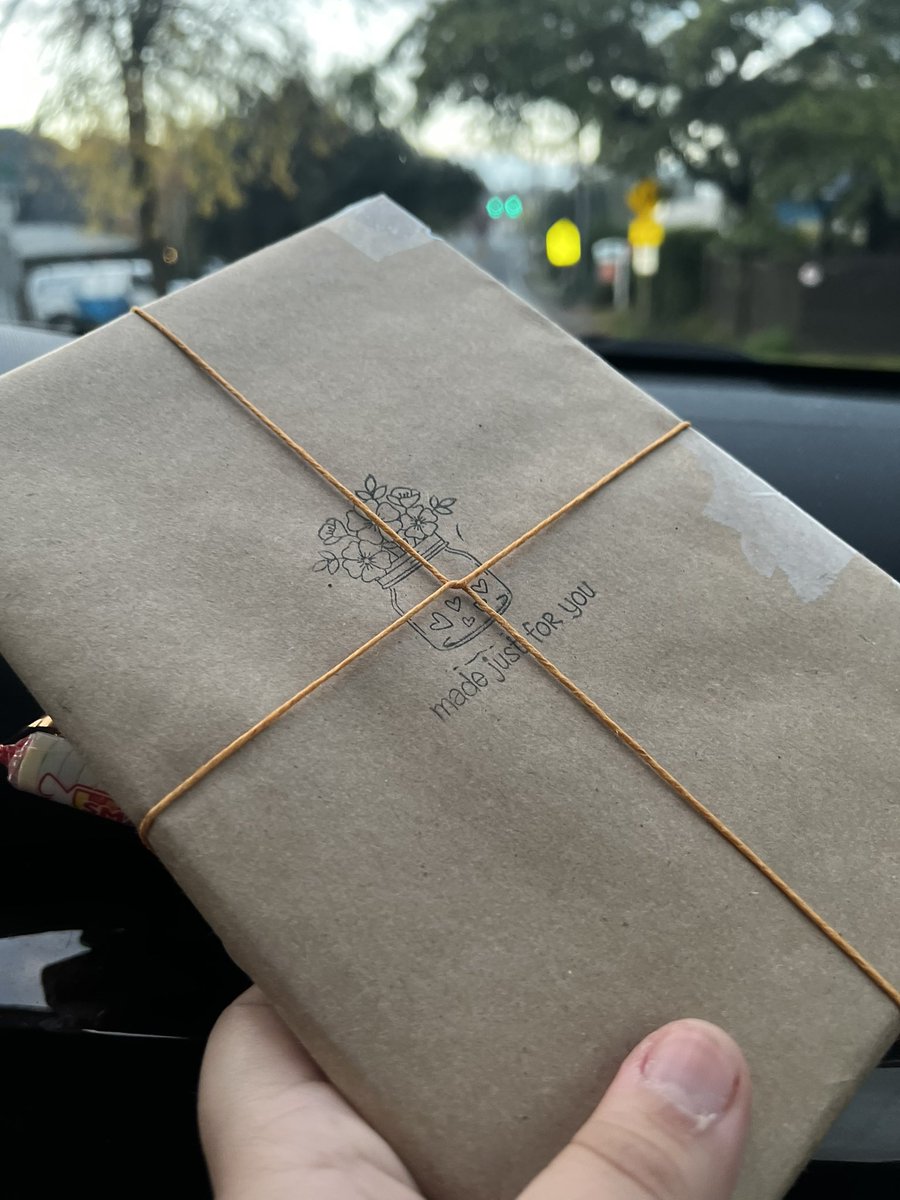 TCBGxdani's tweet photo. I genuinely love doing this 

#booktwt #booktok #bookish https://t.co/Qip61zbpub