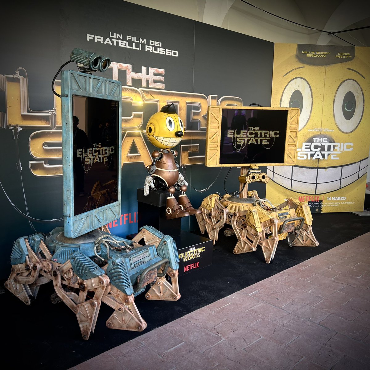DennisHongRobot's tweet photo. Well, that was fun! 🤗
Great work, team @RoMeLaUCLA !😙❤️

The new @RussobrothersTv Russo brothers movie “The Electric State” premiering March 14 on @netflix 

#ElectricStateNetflix #Netflix #TheElectricState #RoMeLa #robot #KidCOSMO #luccacomicsandgames #AGBO
@UCLAengineering https://t.co/kbfFcvzkHL