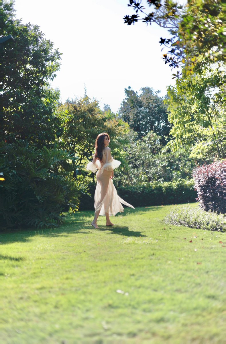 🔸身高165cm，体重49kg，36码脚

🔸常驻杭州，全国可特邀空降包夜
     声优颜值女主、声音极品魅惑、
     眼神摄入心魂、脚美性感细嫩

🔸擅长：
     恋足踩踏、耳光踢抽、
     绿帽羞辱、圣水黄金、
     角色扮演、反差妈妈

🔸招素质m、脚奴、厕奴、锁奴、
     刑奴、ATM奴、可口舌侍奉
￼