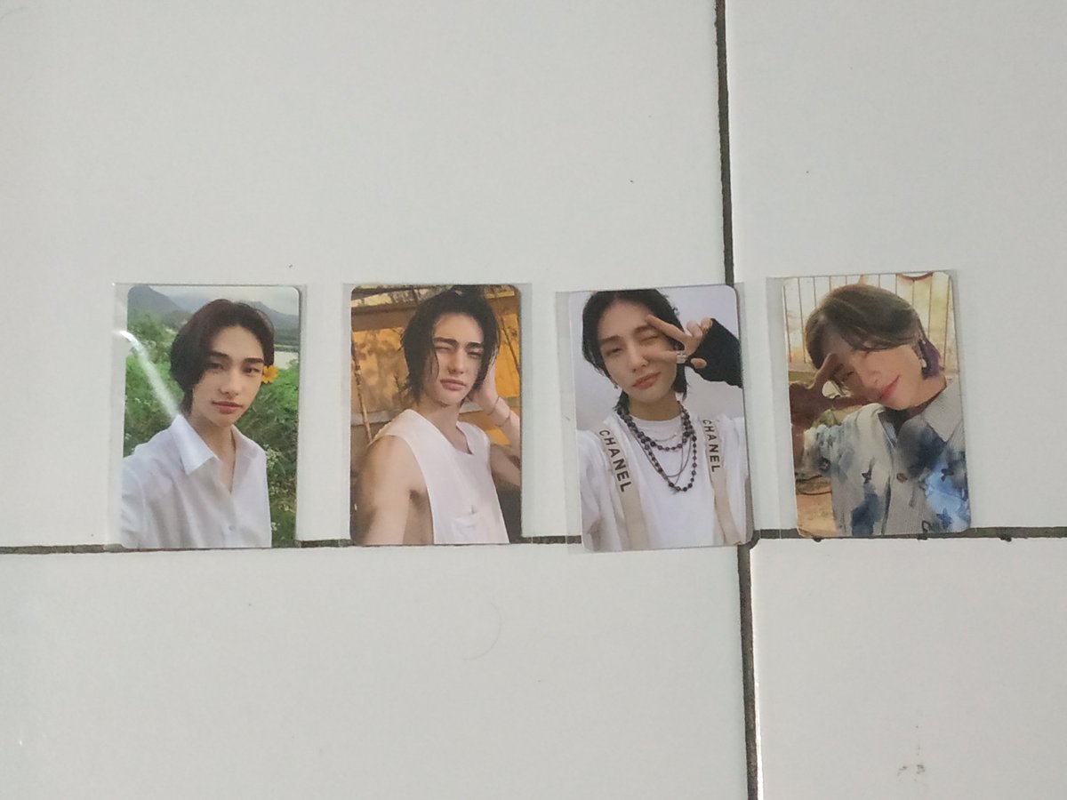 WTS Want to sell PC Photocard Bangchan &amp; Hyunjin Stray Kids SKZ (take all 20 PC).
• IDR 600K
•Bukan untuk perfect buyer. 
•Transaksi bisa tf (free ongkir)/toko ijo (dibuatkan link).
•Pengiriman dari Bandung.