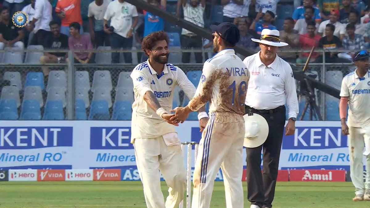 SATISHB19928896's tweet photo. Virat Kohli's jersey completely dusted.##virat lover https://t.co/iWKXc2b1CI