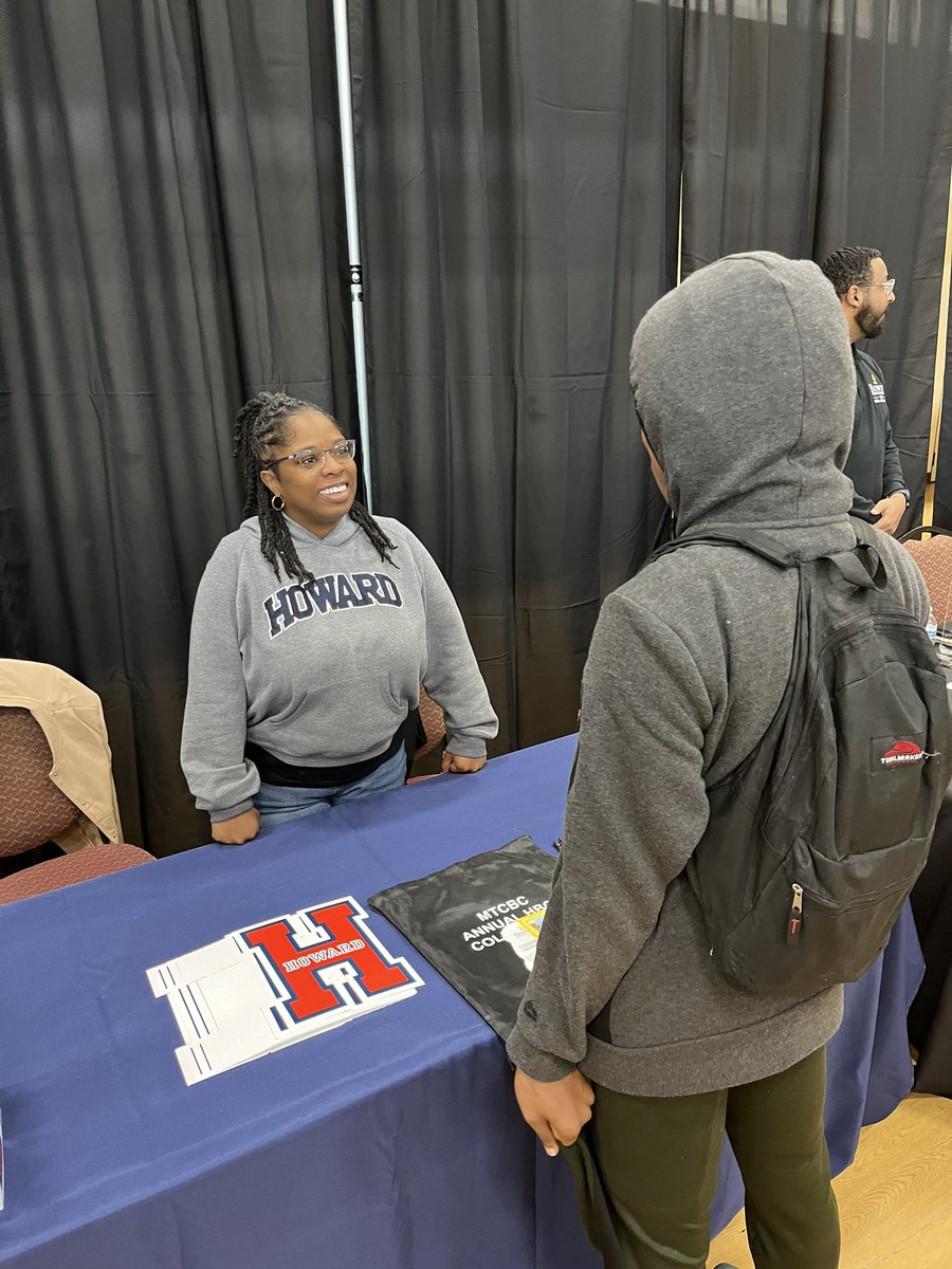 Huac_mocomd's tweet photo. First college fair of the school year ✅

Thank you to the team at @MtCBC_Rockville for inviting and hosting us! We LOVE talking to students and sharing resources about our beloved alma mater and scholarships to pay for school! 

Until the next move,
#HUMoCoOntheMove 😎🦬 https://t.co/i4T6mldVE7